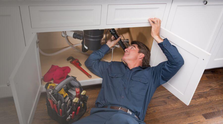 Expert burst pipe repair services in Knoxville, IA